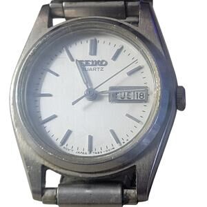 Seiko Ladies Day/Date Watch Vintage Silver tone New Battery